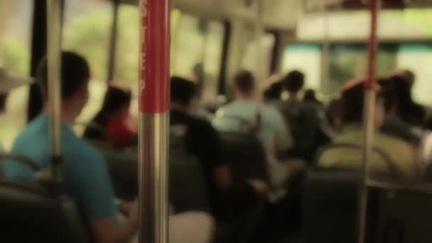 Sentado em um ônibus no Parque Nacional de Zion — Vídeo de Stock