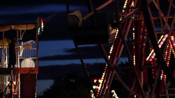 Carnival rides in city — Stock Video