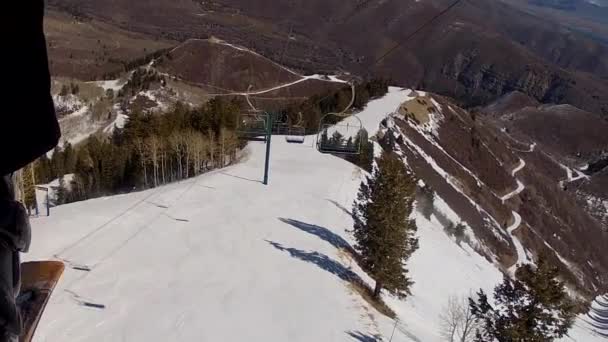 Téléski sur une station de montagne — Video