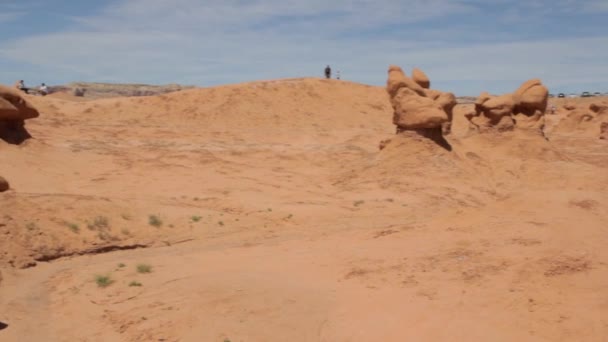 Family hiking in the canyon — Stock Video