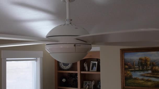 Ceiling fan rotating — Stock Video