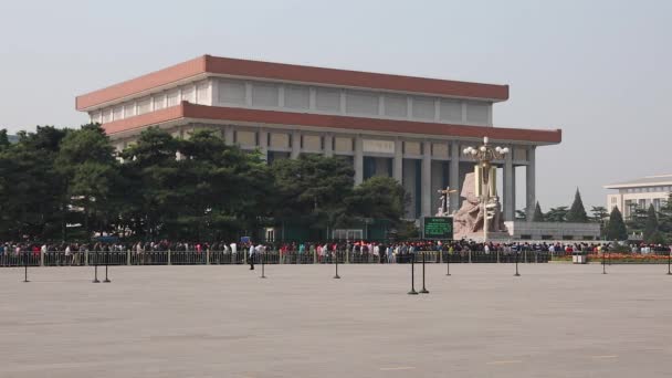 Turystów na placu Tiananmen — Wideo stockowe