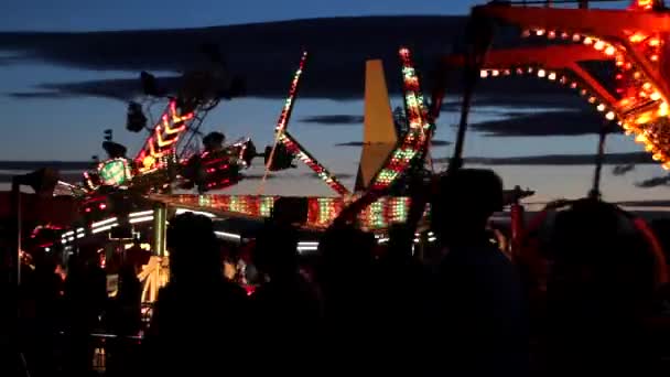 Carnival rides in city — Stock Video