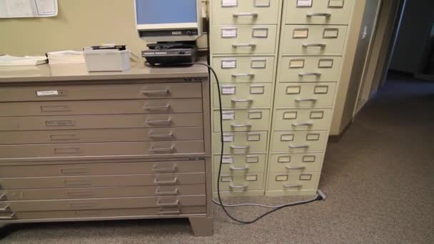 Filing cabinet in office — Stock Video