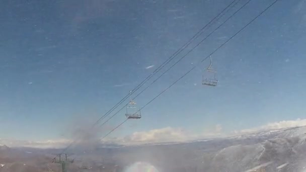Elevador de esqui em movimento — Vídeo de Stock