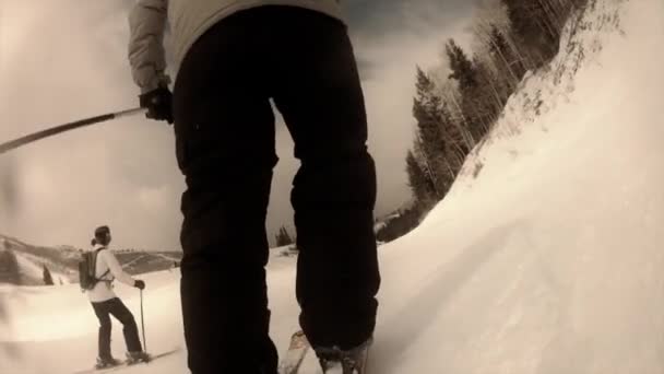 Homme ski sur la station de ski — Video