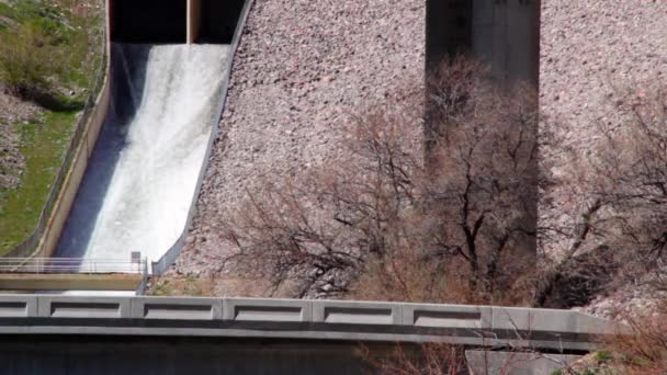 Eaux d'inondation provenant du ruissellement — Video