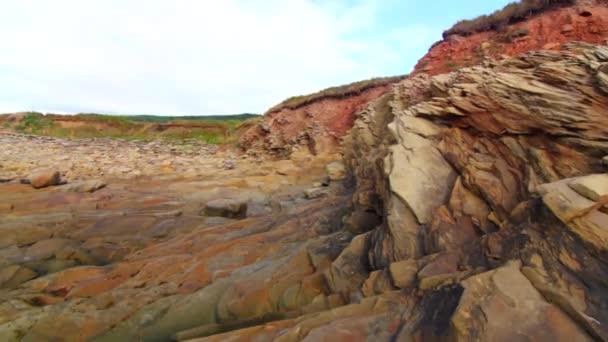 Spiaggia rocciosa e oceanica — Video Stock