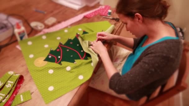 女性縫製カレンダー — ストック動画