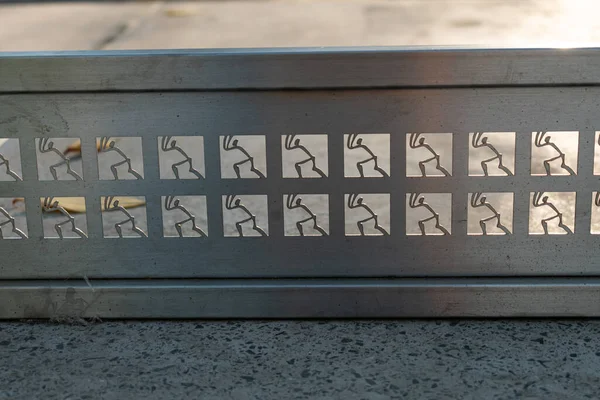 Metal bölme bölücüsü çelik endüstrisi desenini bölüyor.