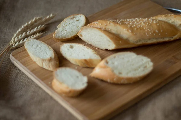 Breakfast chopped fresh white baguette healthy food — Stock Photo, Image