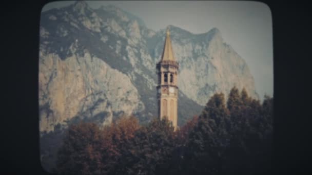 Красивая старая церковная башня в Италии — стоковое видео