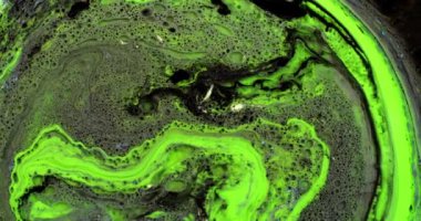 Renkli yeşil ve siyah boya 