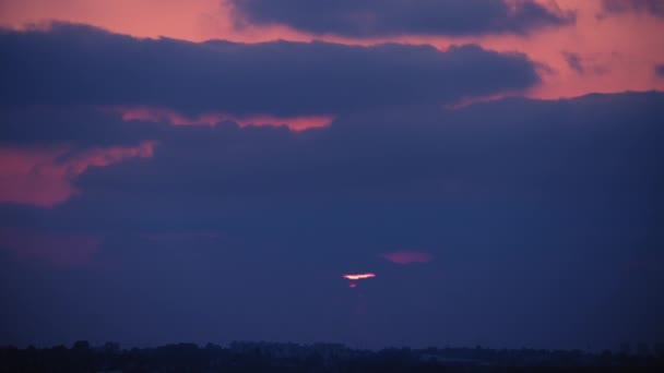 Timelapse épique des nuages au coucher du soleil — Video