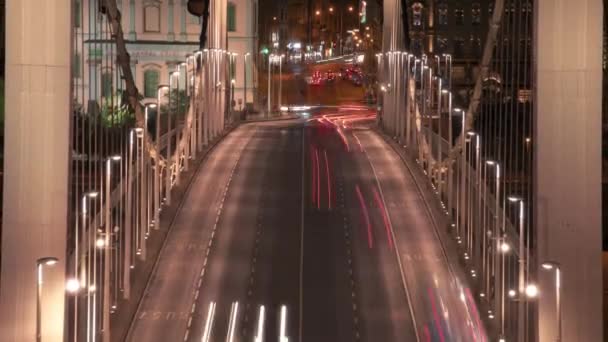 Tráfico nocturno en el puente Elisabeth — Vídeos de Stock