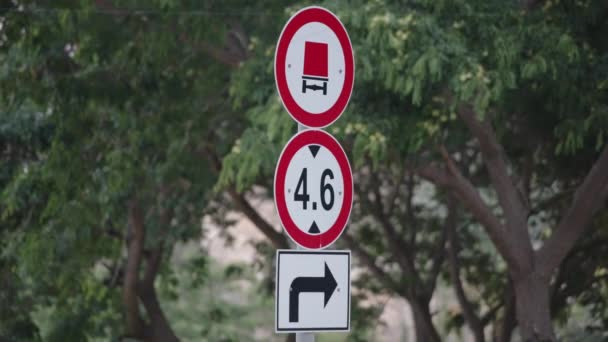 Traffic sign with height restrictions — Stock Video