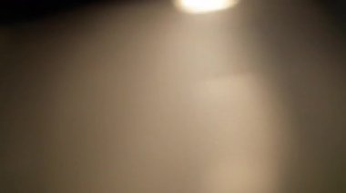 Gökkuşağı prizması yığını ve ışık sızıntısı. Yavaş çekim. 