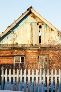 Eski Terk edilmiş Ahşap Ev