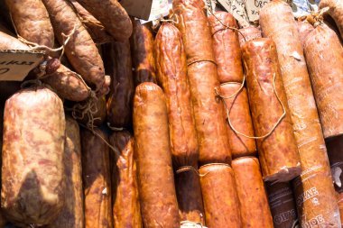 Tütsülenmiş sosis