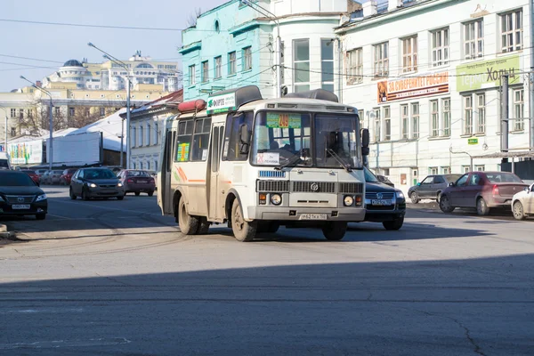 Русский автобус в движении — стоковое фото