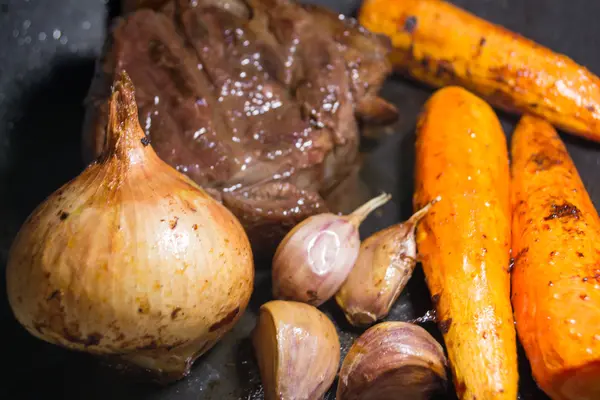 Beef Garlic Onions and Carrot — Stock Photo, Image