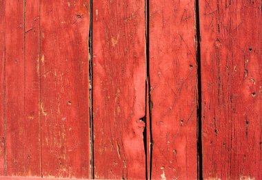 Kırmızı boyalı ahşap plakalar