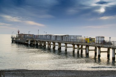 Gün batımında iskele