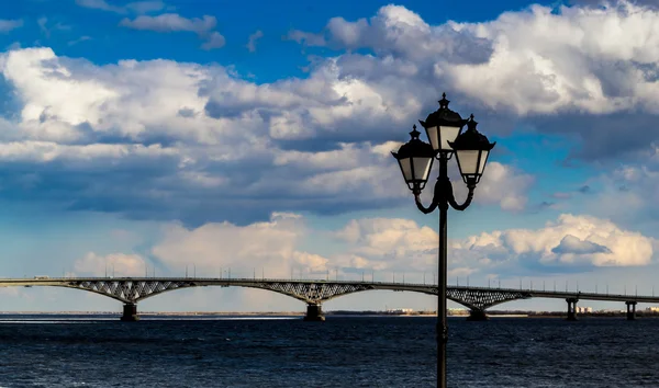 Lampost and Bridge — Stock Photo, Image