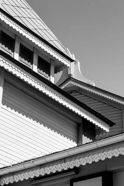 Süslü çatı kenar — Stok fotoğraf