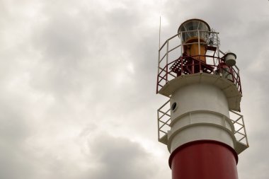 Kırmızı ve beyaz deniz feneri