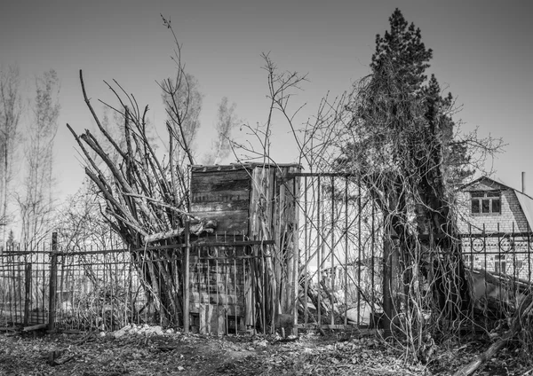 Eski odun ve döken — Stok fotoğraf