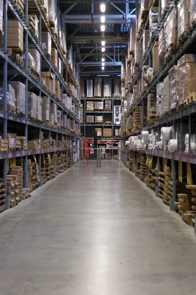 Empty Warehouse Racking with Floor Space — Stock Photo, Image