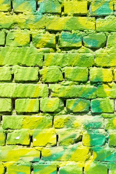 Зеленая улица искусства на белый кирпич — стоковое фото