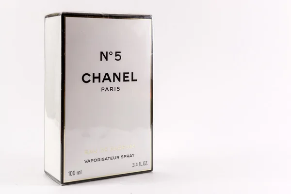 Chanel nummer vijf parfum — Stockfoto