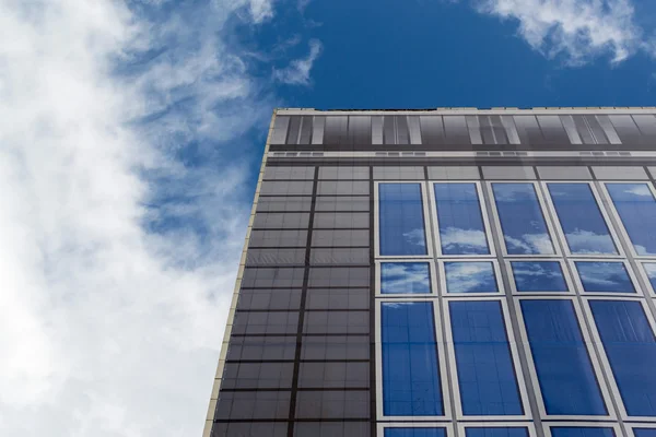 Blue Sky Building deghizare și concealment — Fotografie, imagine de stoc