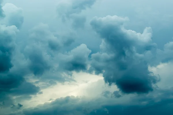 Nori întunecați de ploaie — Fotografie, imagine de stoc