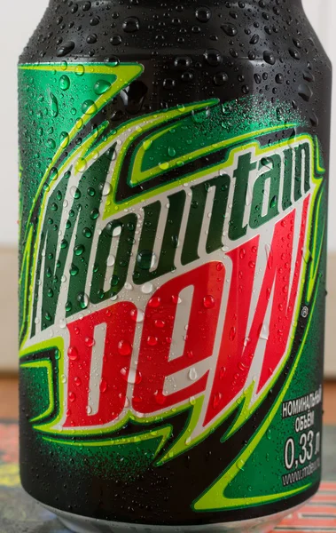 Fresh Wet Can of Mountain Dew — Stock Photo, Image