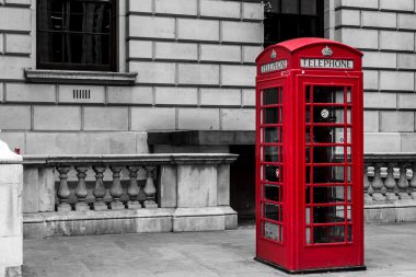 전통적인 빨간 런던 전화 상자