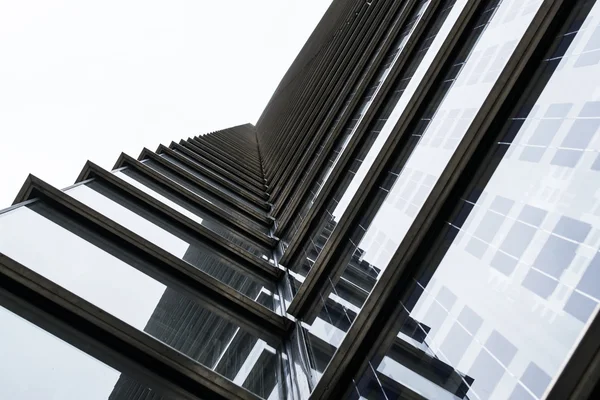 Moderna byggnaden exteriör abstrakt upprepande mönster — Stockfoto
