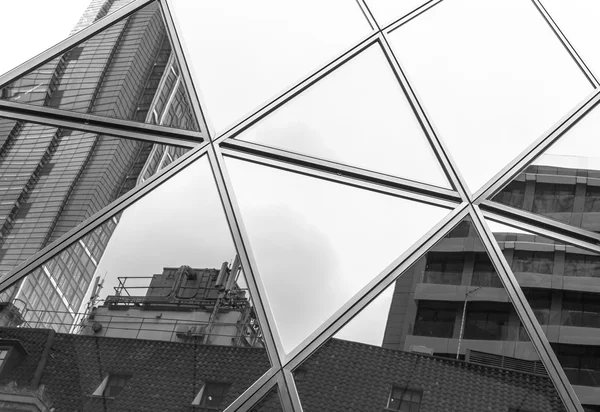 개요 현대 창 건물 반영 — 스톡 사진