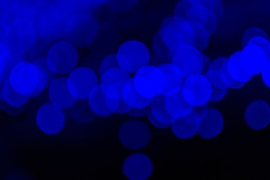 Mavi Bokeh Işıklar ve Koyu Arka Plan