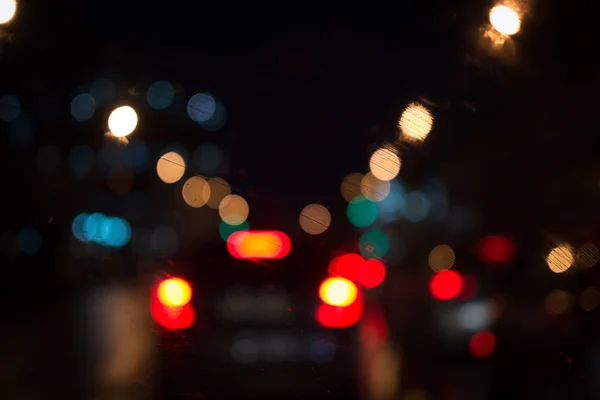 雨中的汽车灯 — 图库照片