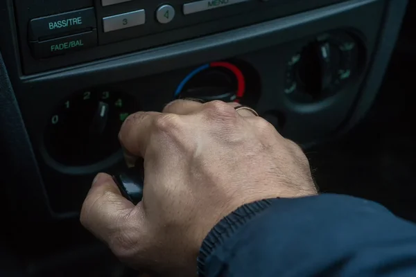 人换档在自动汽车 — 图库照片