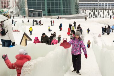 Rus aileler buz slaytlar zevk