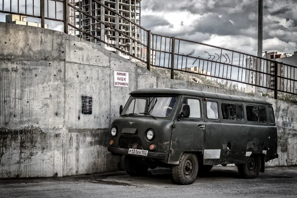 Russisches retro uaz natural drive fahrzeug — Stockfoto