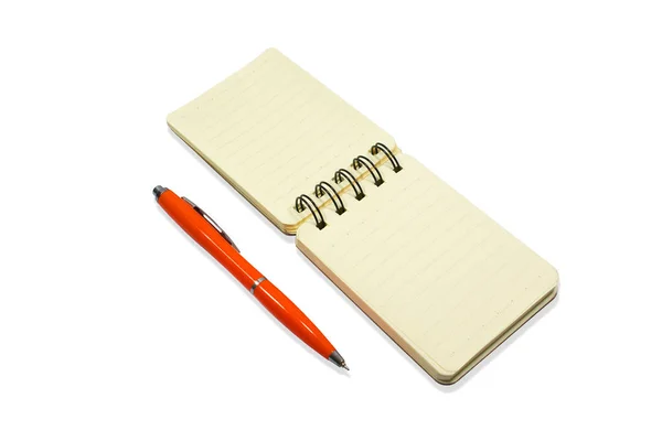 ペンでメモ帳 白の背景に隔離 — ストック写真