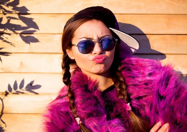 Retrato de moda de cerca al aire libre — Foto de Stock