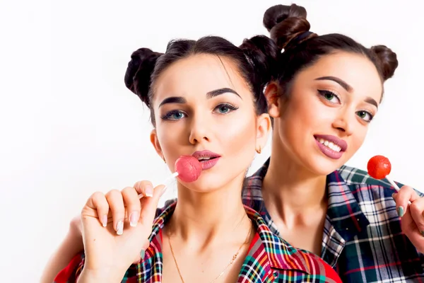 Стиль моди портрети двох дівчат-підлітків — стокове фото