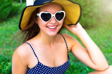 güzel ve zarif bir kadın portresi