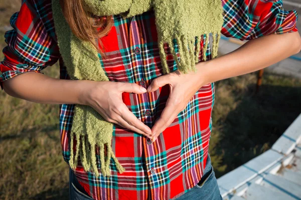 Lady with her hands in heart-shaped. — Zdjęcie stockowe